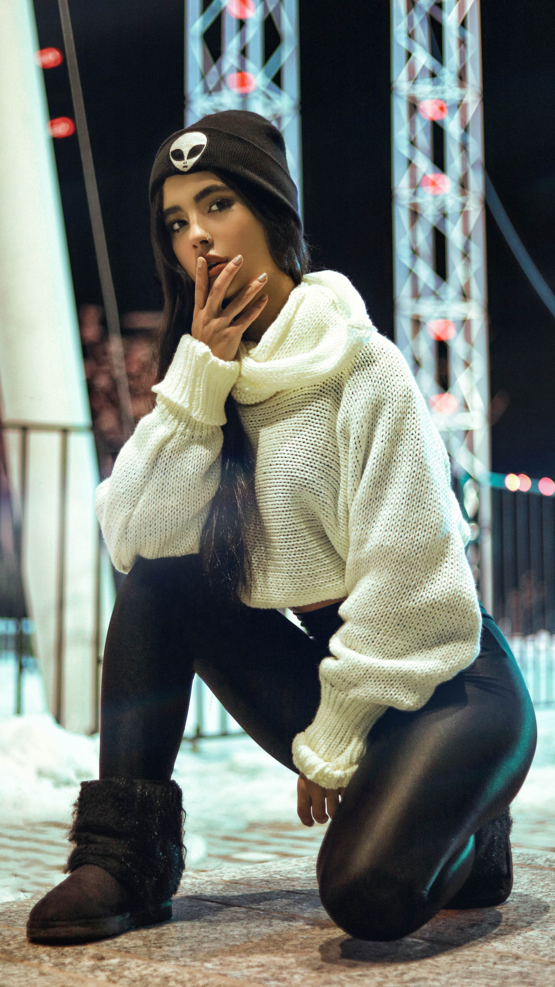 Fashion Accessory, Fashion, Clothing, Leg, Street Fashion. Wallpaper in 1080x1920 Resolution