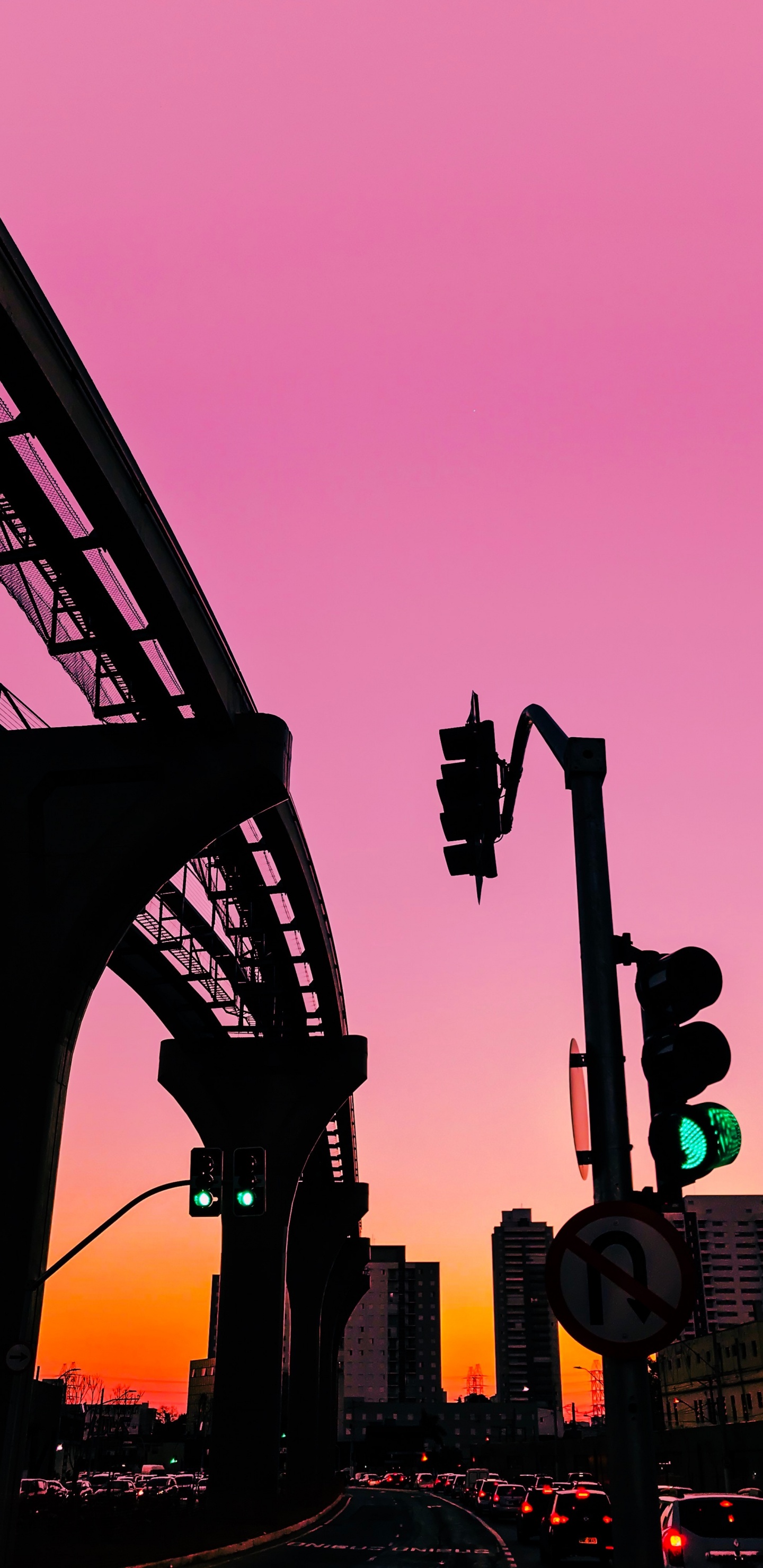 Silhouette Der Brücke Bei Sonnenuntergang. Wallpaper in 1440x2960 Resolution