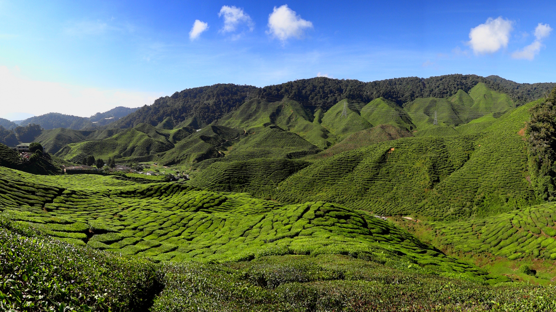 Montaña Verde Bajo un Cielo Azul Durante el Día. Wallpaper in 1920x1080 Resolution