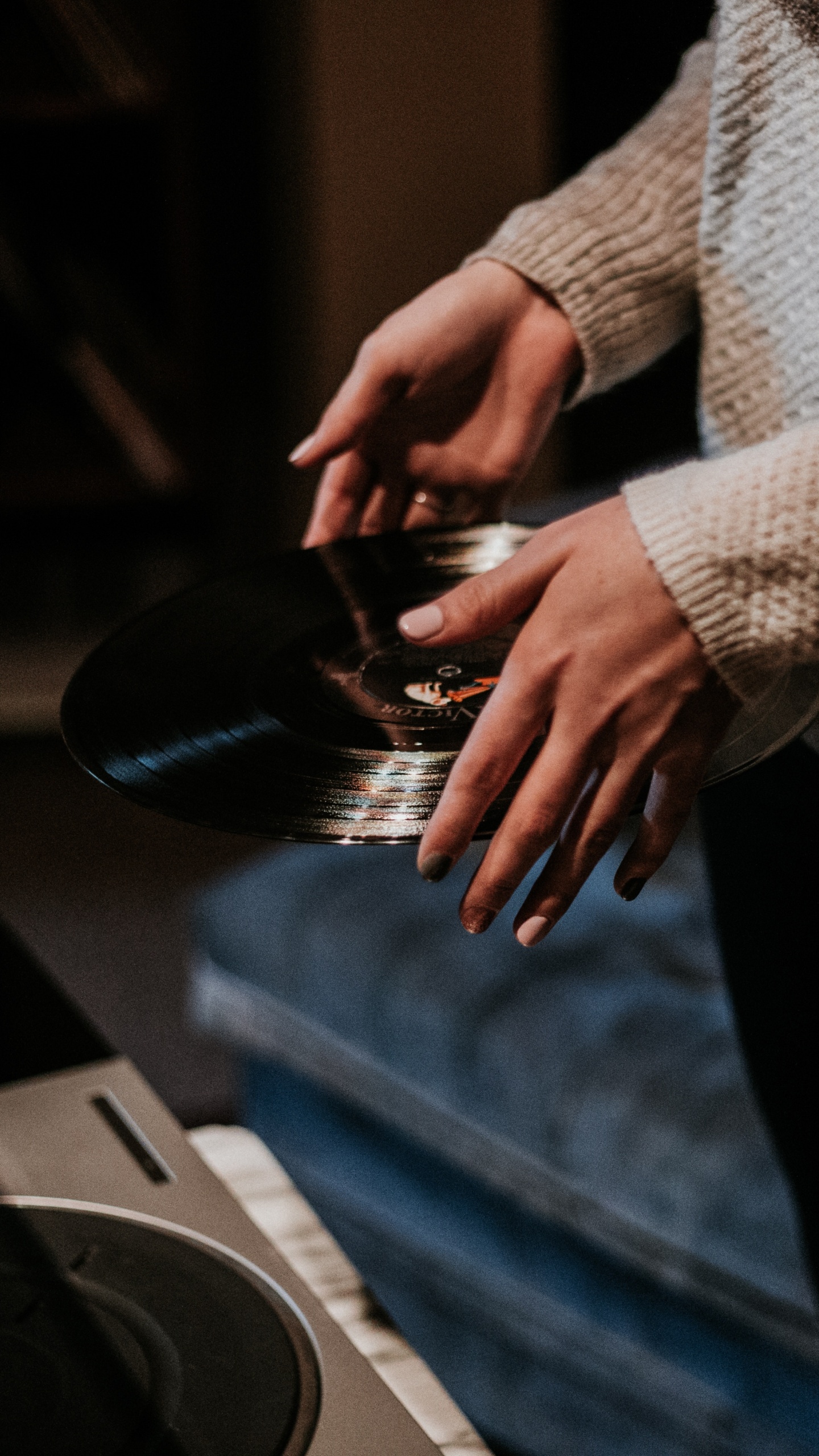 Music, Hand, Electronic Device, Fur, Performance. Wallpaper in 1440x2560 Resolution