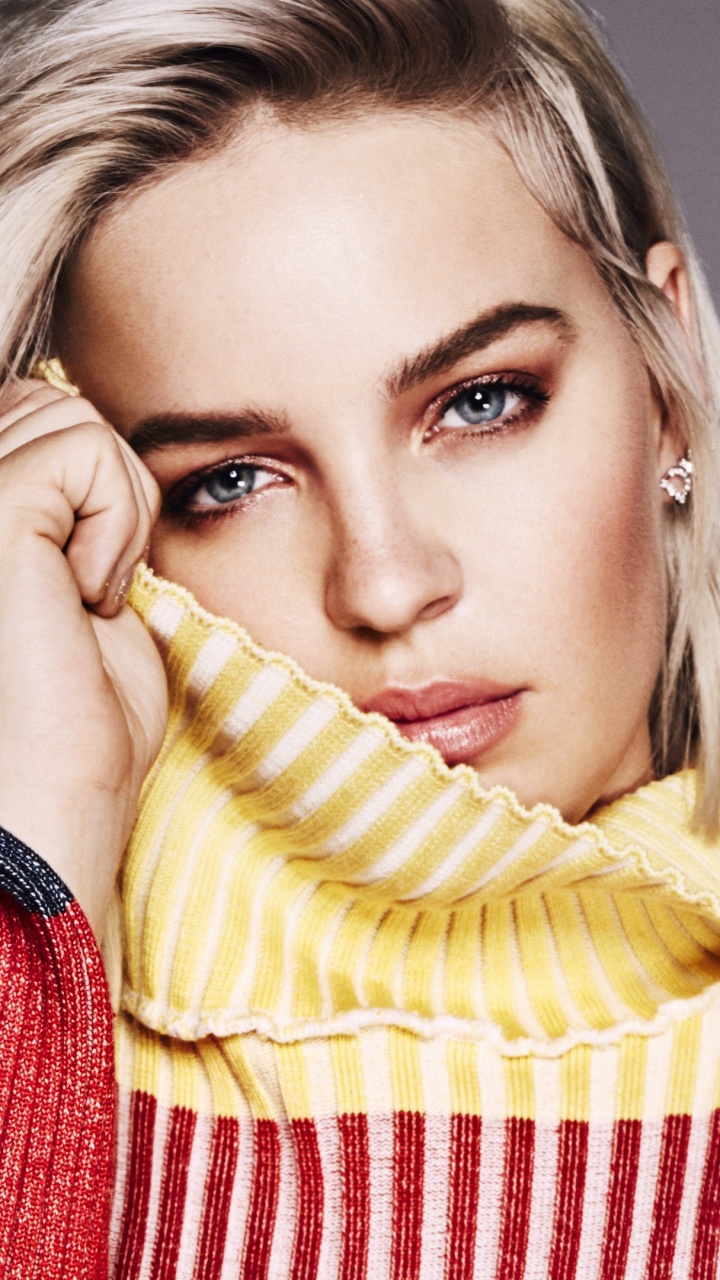 Süße Anne Marie, Anne Marie, Singer-songwriter, Zwillinge, Songwriter. Wallpaper in 720x1280 Resolution