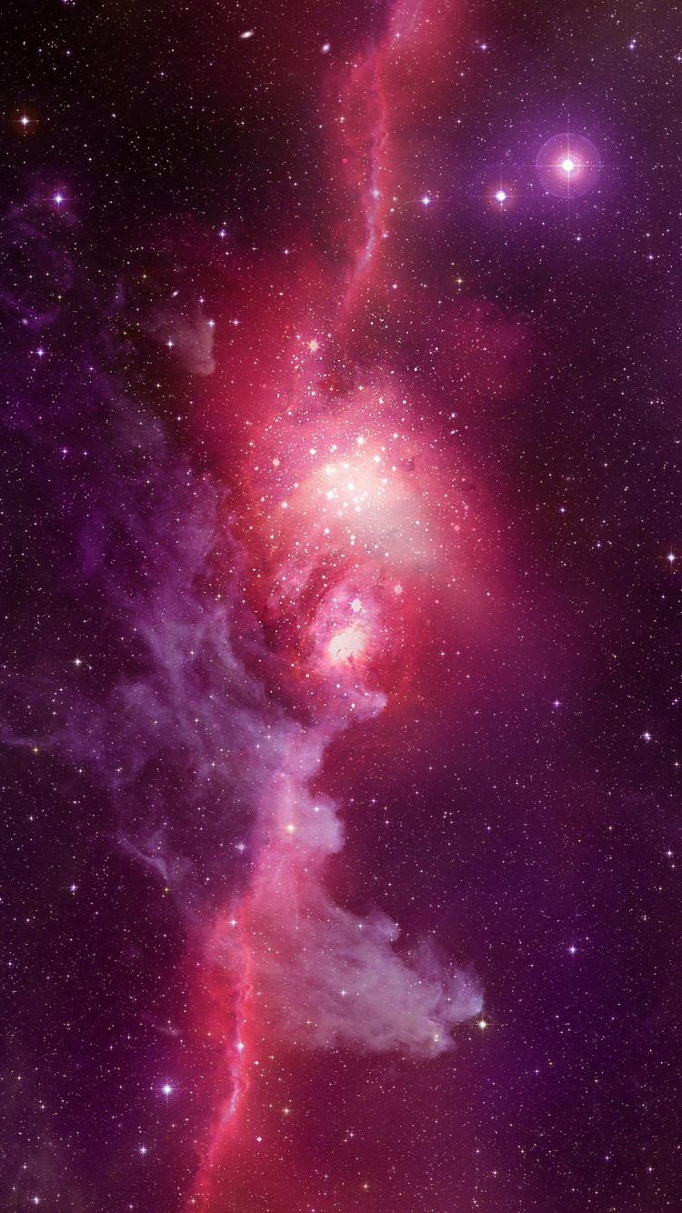 Lila Und Schwarzer Galaxiehimmel. Wallpaper in 750x1334 Resolution