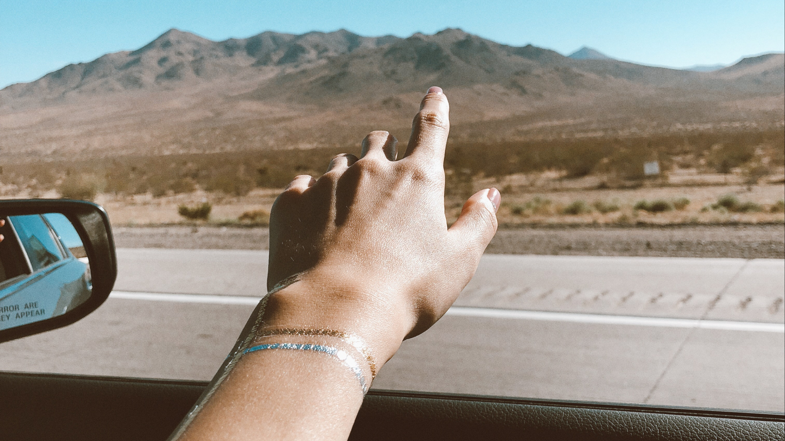 Desserts, Automotive Mirror, Finger, Mountainous Landforms, Wrist. Wallpaper in 2560x1440 Resolution