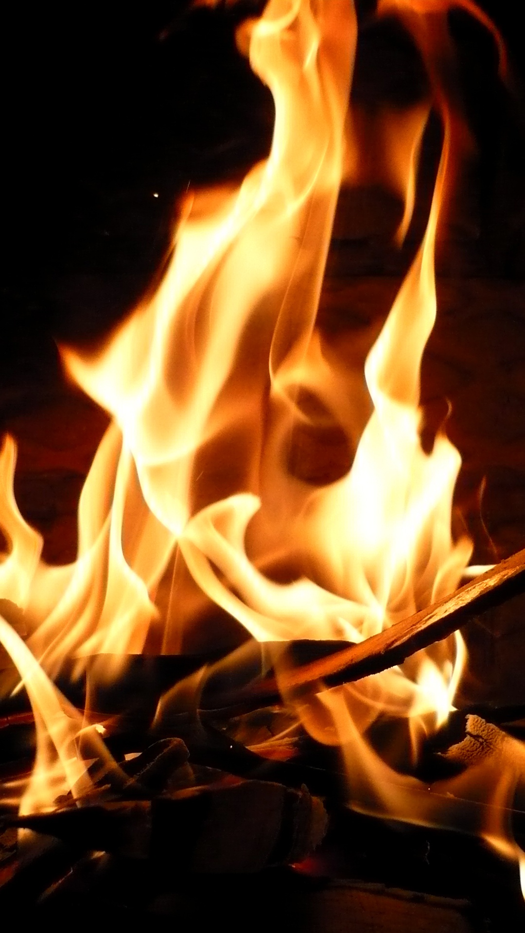 Nahaufnahme Von Feuer. Wallpaper in 1080x1920 Resolution