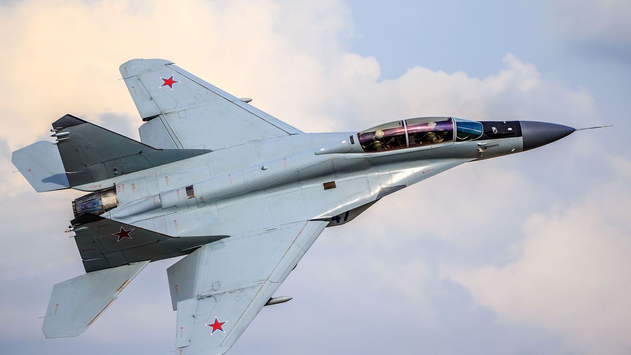 Gray Jet Plane in Mid Air During Daytime. Wallpaper in 1280x720 Resolution