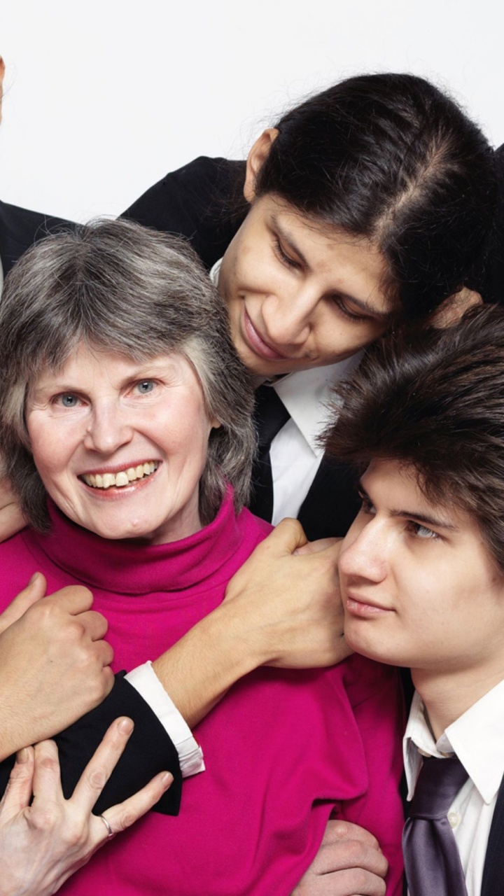 Grupo de Personas Tomando Fotos. Wallpaper in 720x1280 Resolution