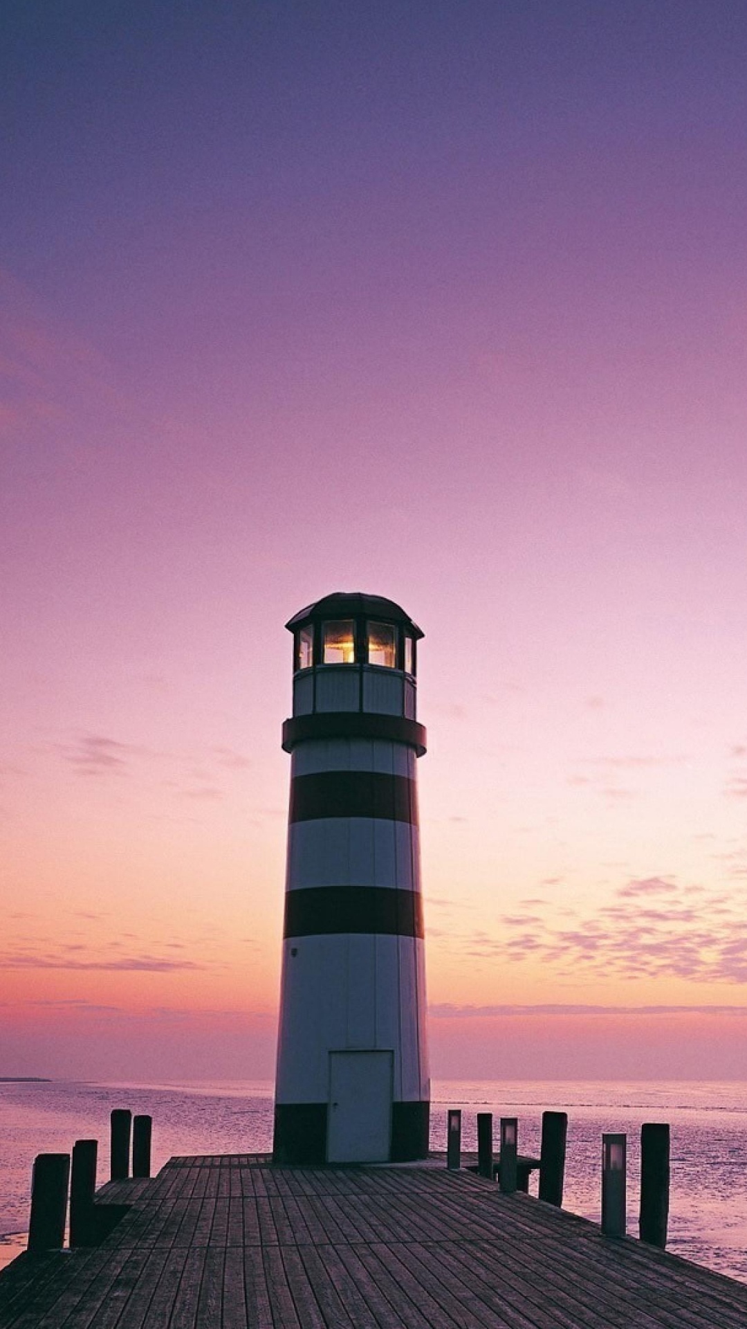 Silhouette de Personnes Sur la Plage Pendant le Coucher du Soleil. Wallpaper in 1080x1920 Resolution
