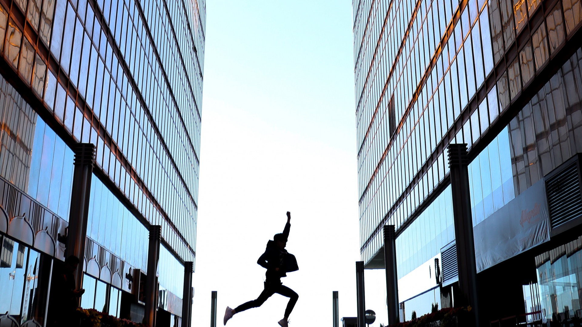 Fotografía de Ángulo Bajo de Edificios de Gran Altura.. Wallpaper in 1920x1080 Resolution