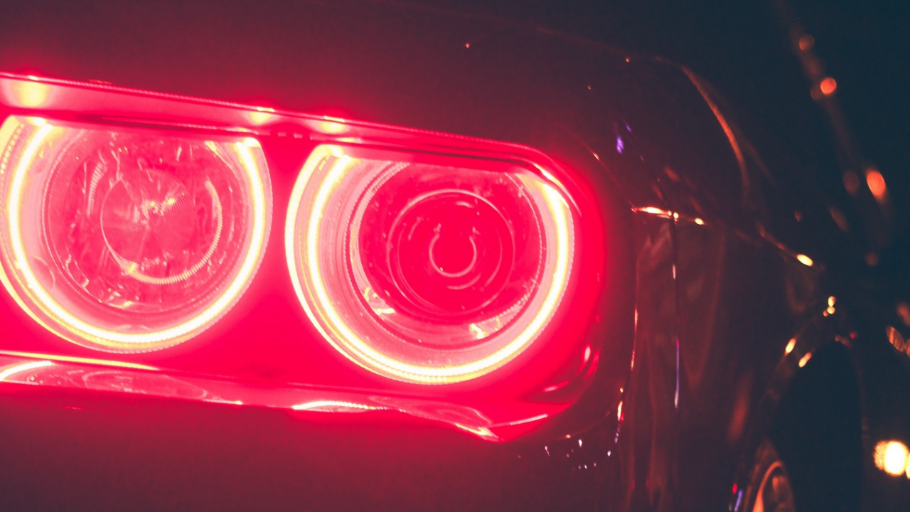 Red and White Light Fixture. Wallpaper in 1280x720 Resolution