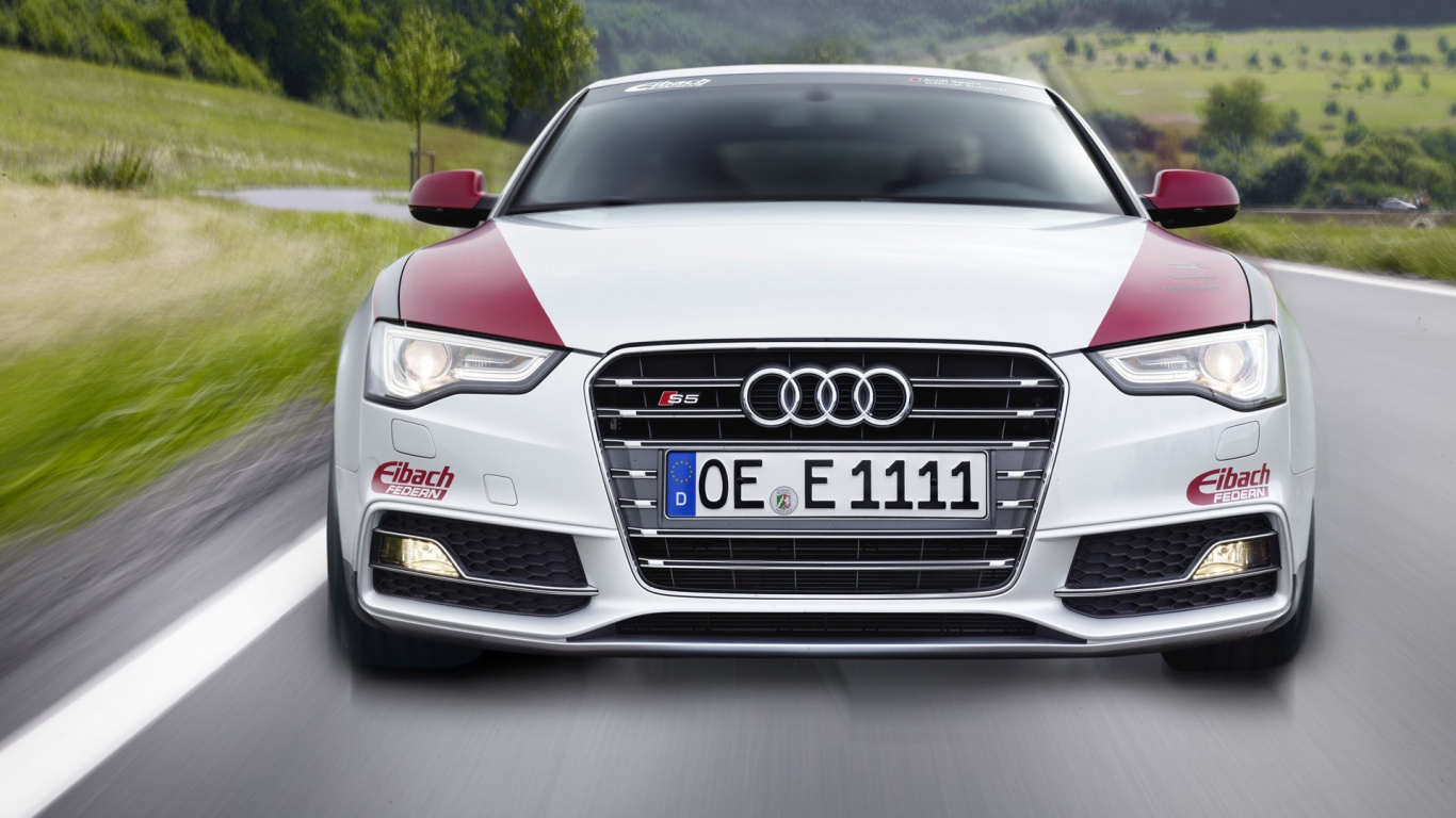 Schwarzer Audi a 4 an Einem Sonnigen Tag. Wallpaper in 1366x768 Resolution