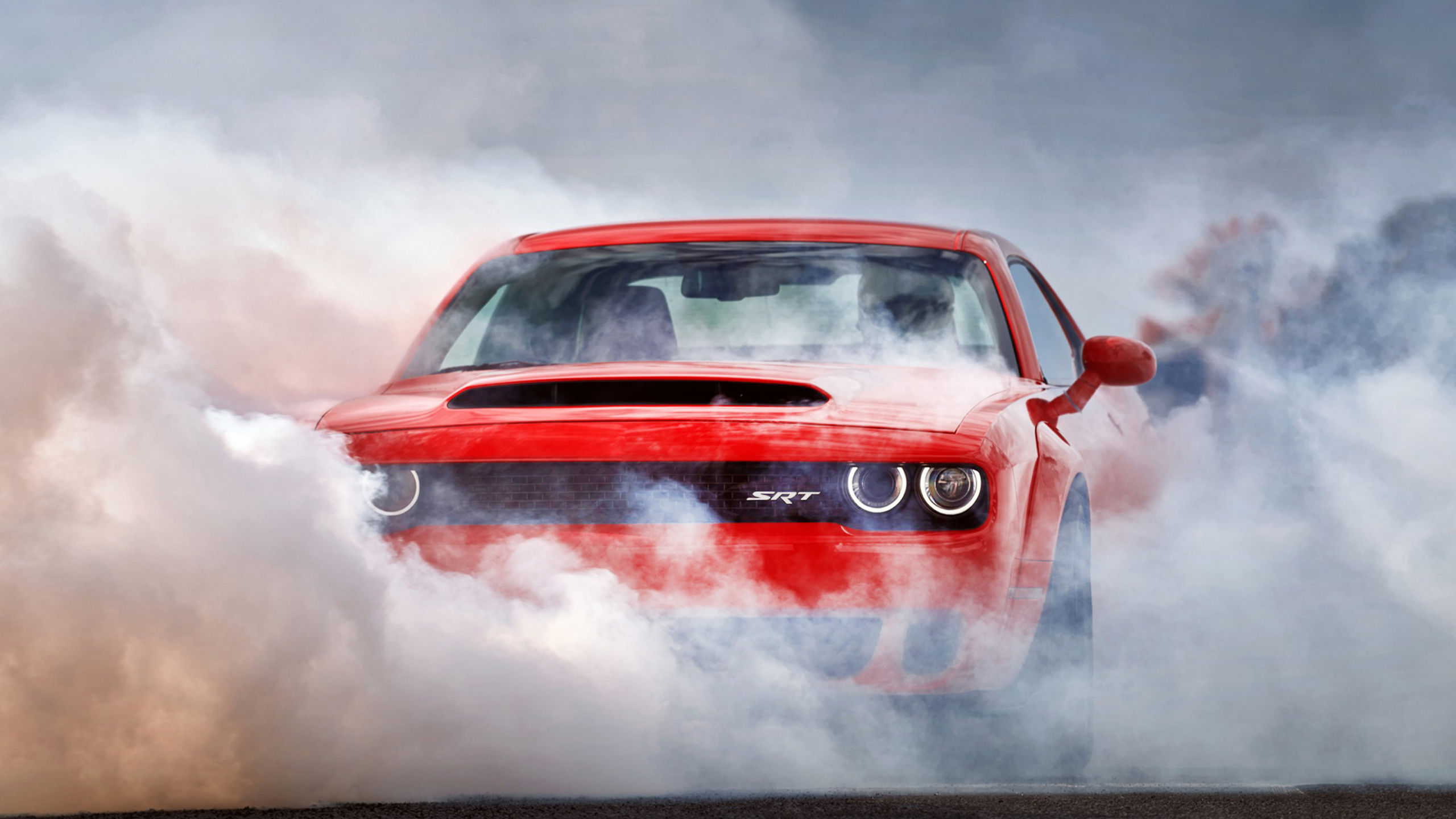 Chevrolet Camaro Rojo y Blanco. Wallpaper in 2560x1440 Resolution