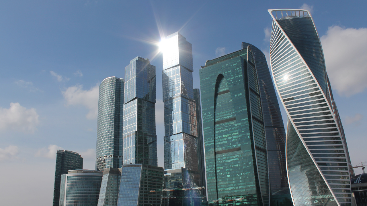 Immeuble de Grande Hauteur Vert et Gris. Wallpaper in 1280x720 Resolution