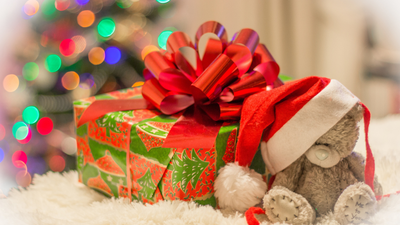 Christmas Day, New Year, Ded Moroz, Red, Present. Wallpaper in 1366x768 Resolution