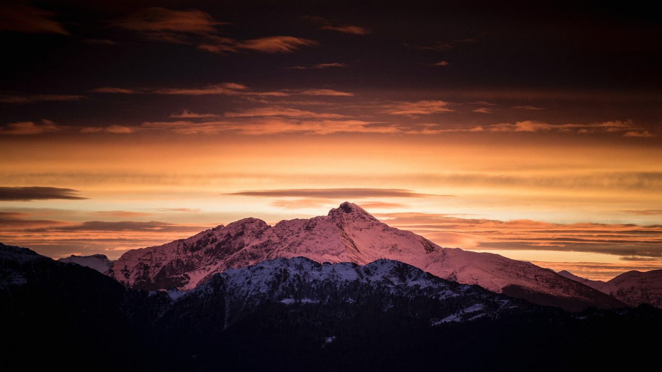 Bergigen Landschaftsformen, Afterglow, Cloud, Bergkette, Sonnenuntergang. Wallpaper in 1366x768 Resolution