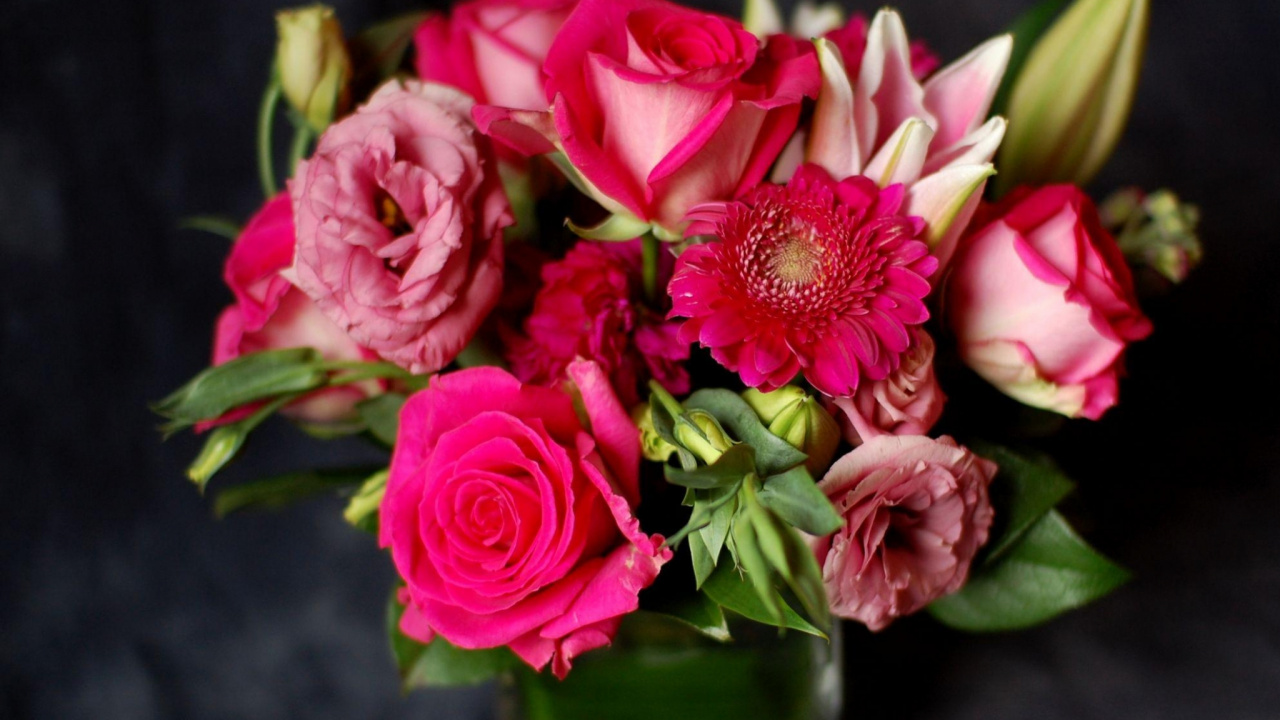 Pink and White Flower Bouquet. Wallpaper in 1280x720 Resolution