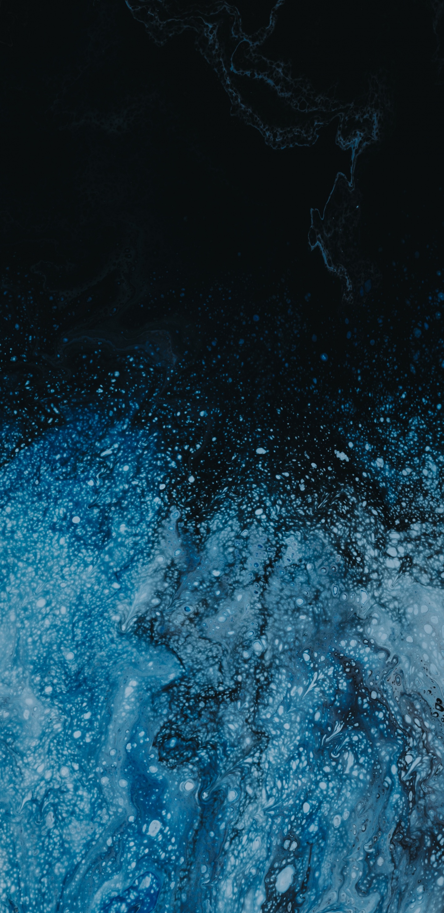 Blue and White Water Splash. Wallpaper in 1440x2960 Resolution