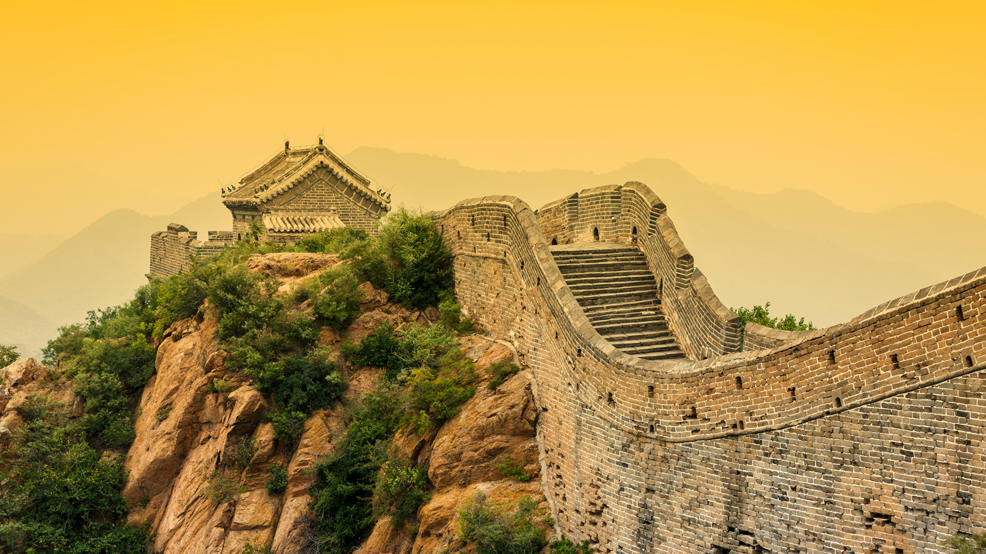 Edificio de Hormigón Marrón en la Montaña Rocosa Marrón Durante el Día. Wallpaper in 1920x1080 Resolution