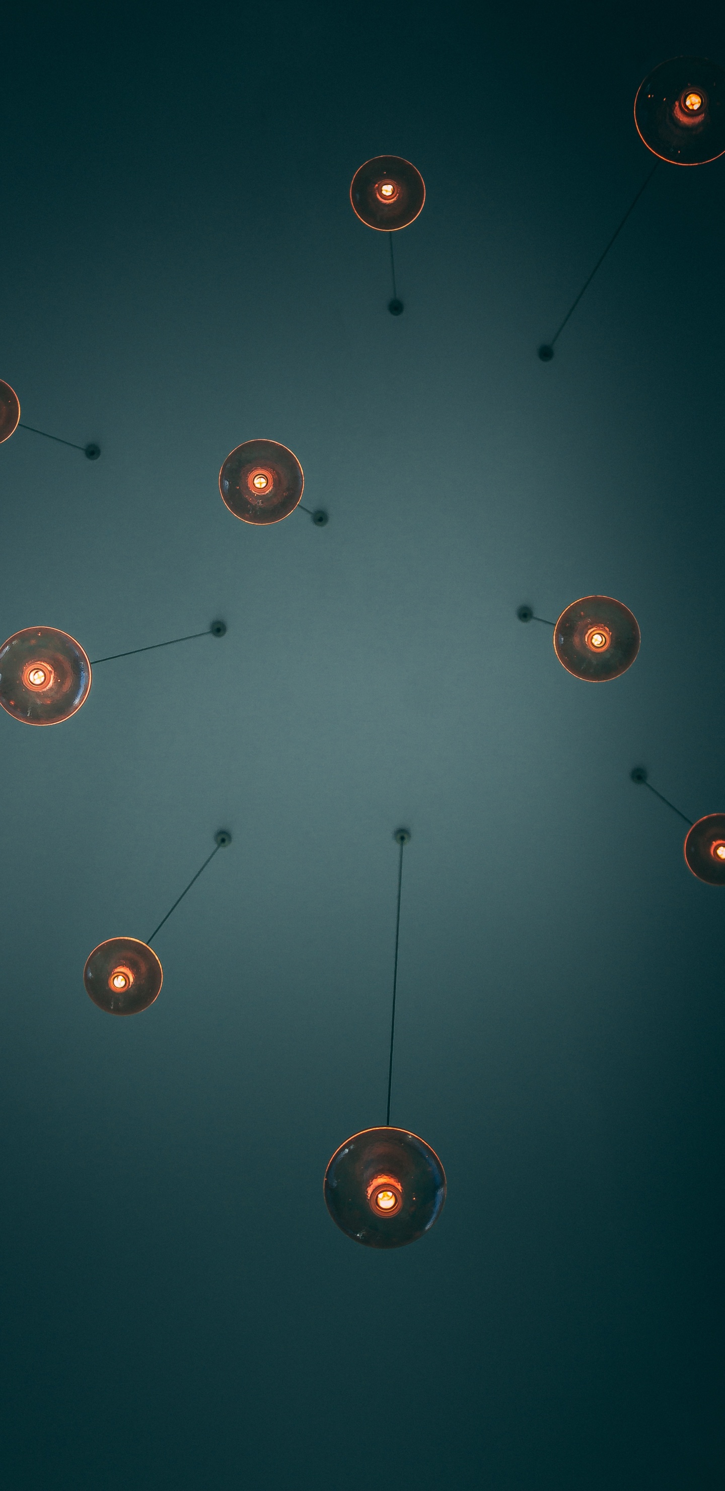 Flachwinkelansicht Der Deckenlampe. Wallpaper in 1440x2960 Resolution