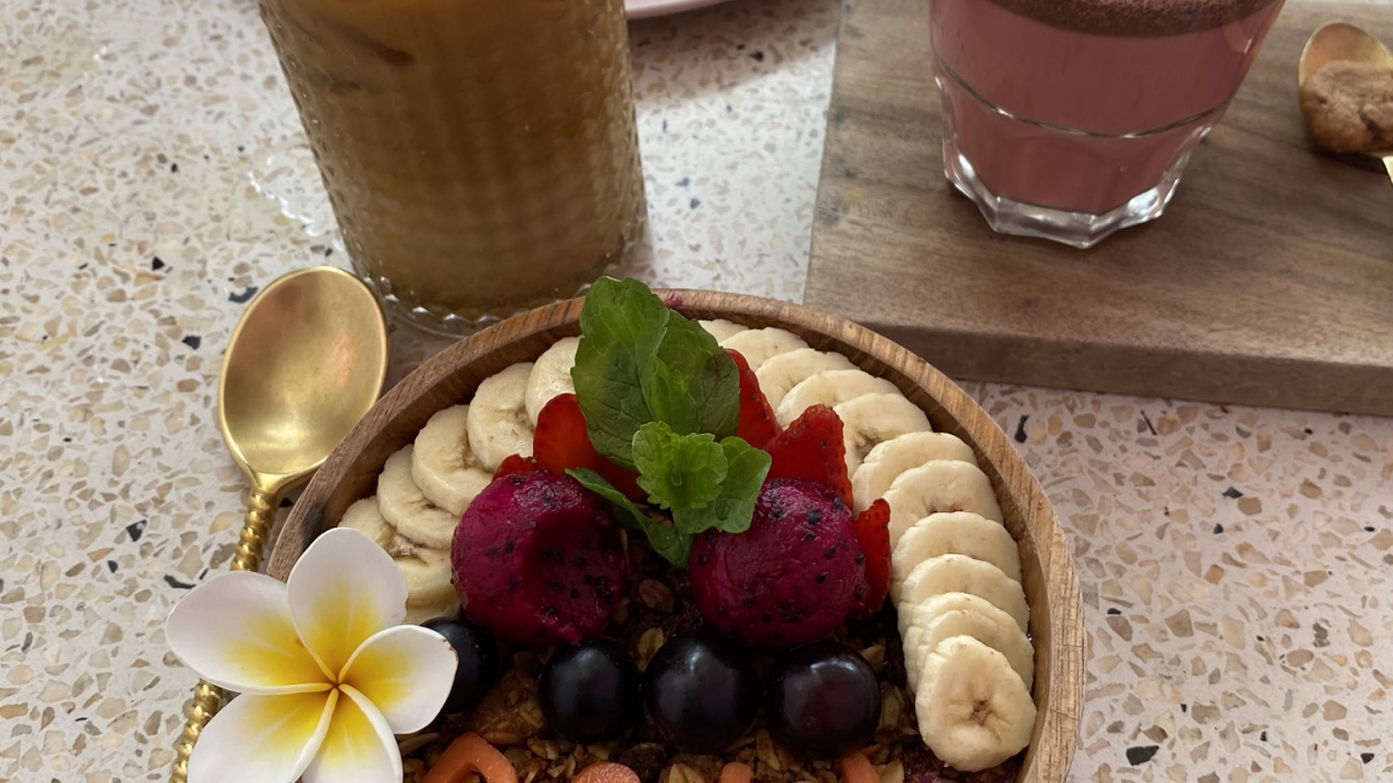 Smoothie, Panna Cotta, Dessert Glacé, Aliment, Vaisselle. Wallpaper in 1280x720 Resolution