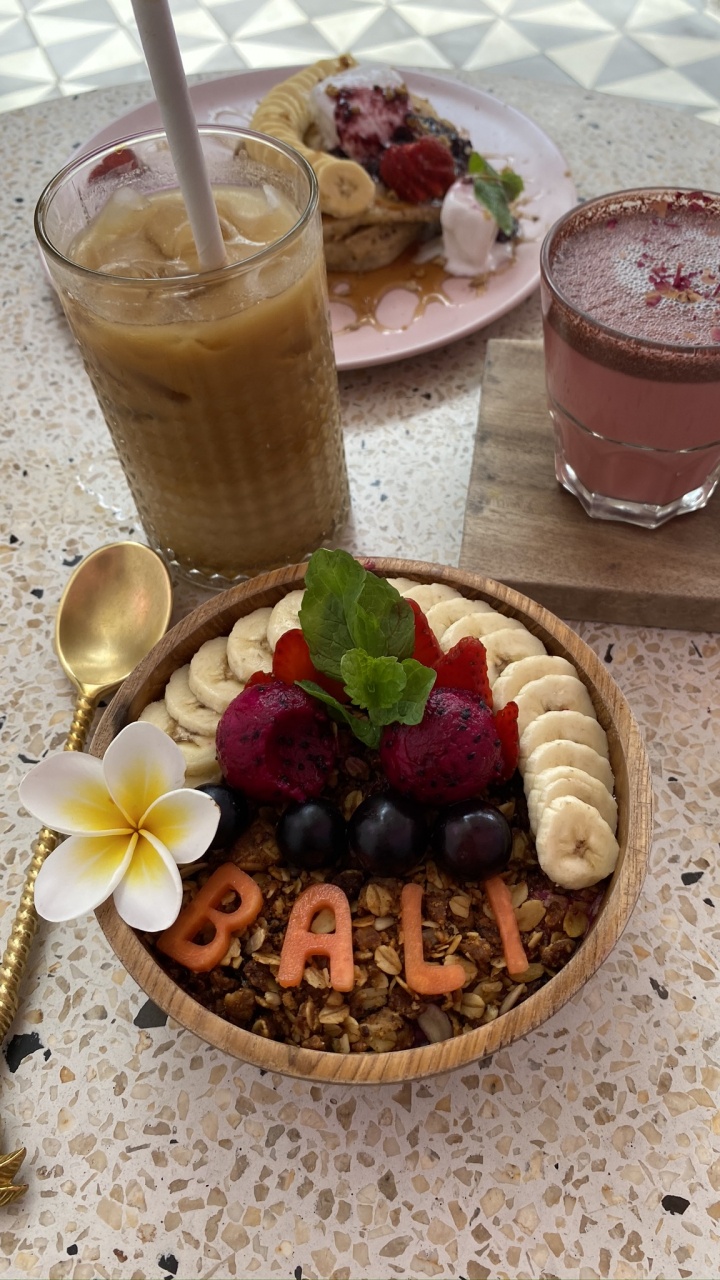 Smoothie, Panna Cotta, Dessert Glacé, Aliment, Vaisselle. Wallpaper in 720x1280 Resolution