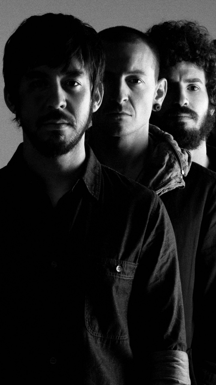 Chester Bennington, Linkin Park, Groupe Social, Monochrome, L'homme. Wallpaper in 720x1280 Resolution