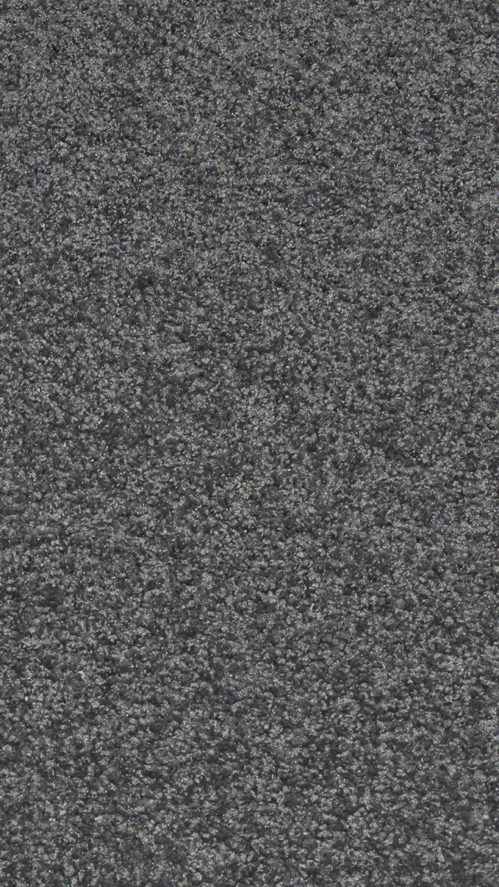 Persona Con Zapatos Negros de Pie Sobre el Piso Gris. Wallpaper in 720x1280 Resolution