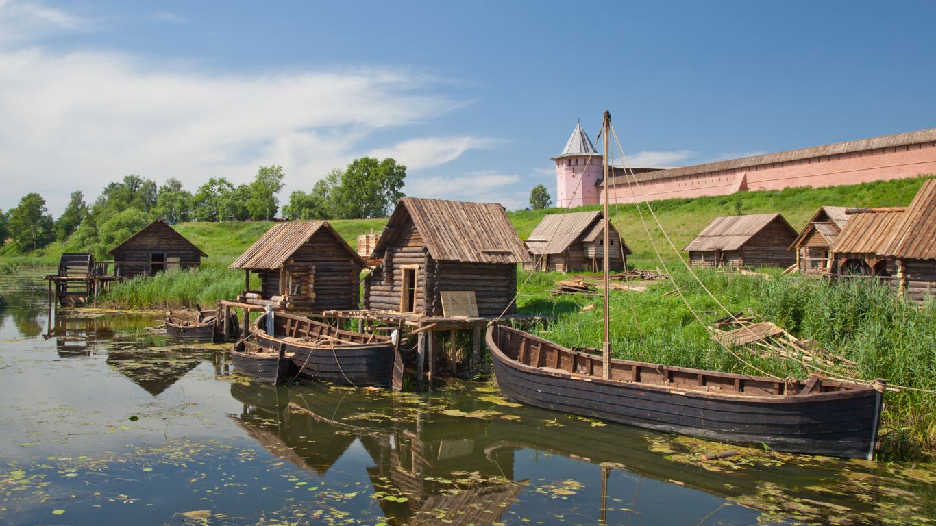 Braunes Holzhaus Auf Dem Wasser. Wallpaper in 1366x768 Resolution