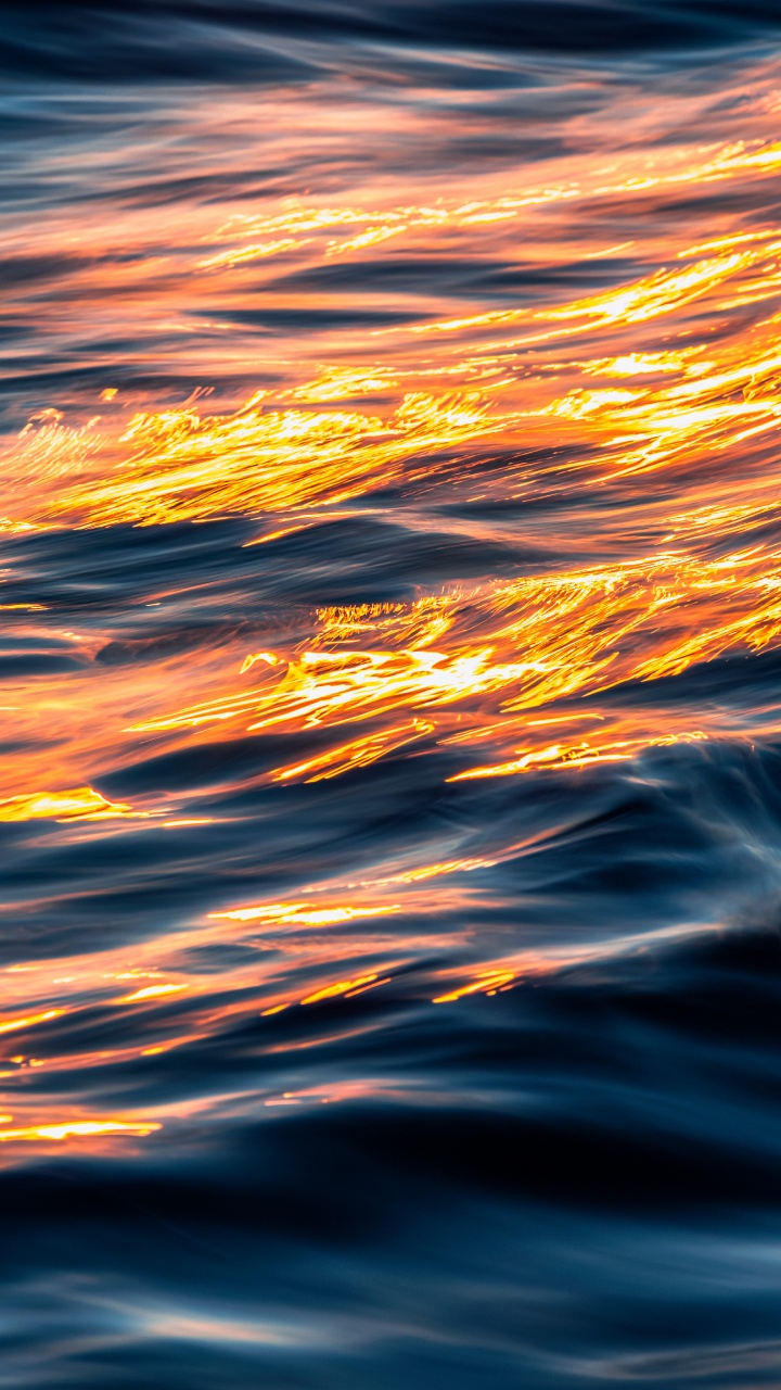 Wasser, Orange, Welle, Reflexion, Atmosphäre. Wallpaper in 720x1280 Resolution