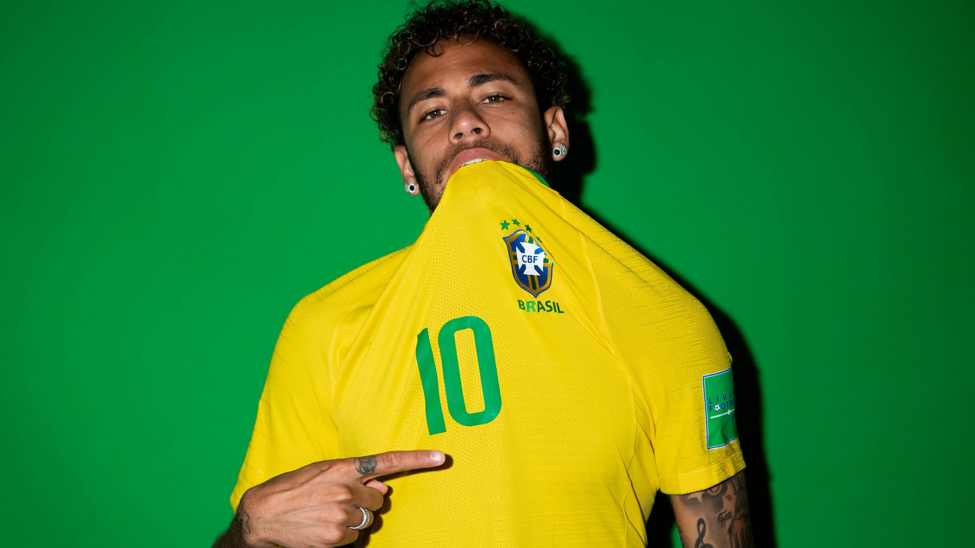 Man in Yellow Nike Crew Neck T-shirt. Wallpaper in 1920x1080 Resolution