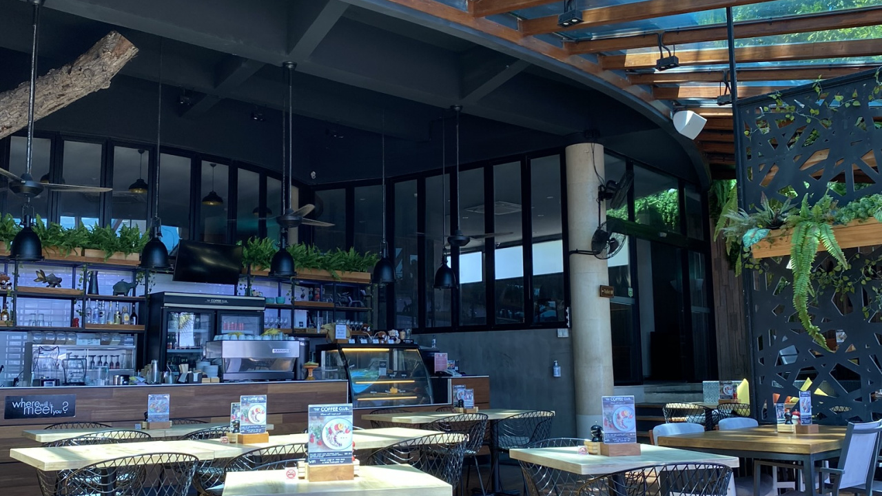 Roof, Real Estate, Furniture, Table, Beam. Wallpaper in 1280x720 Resolution