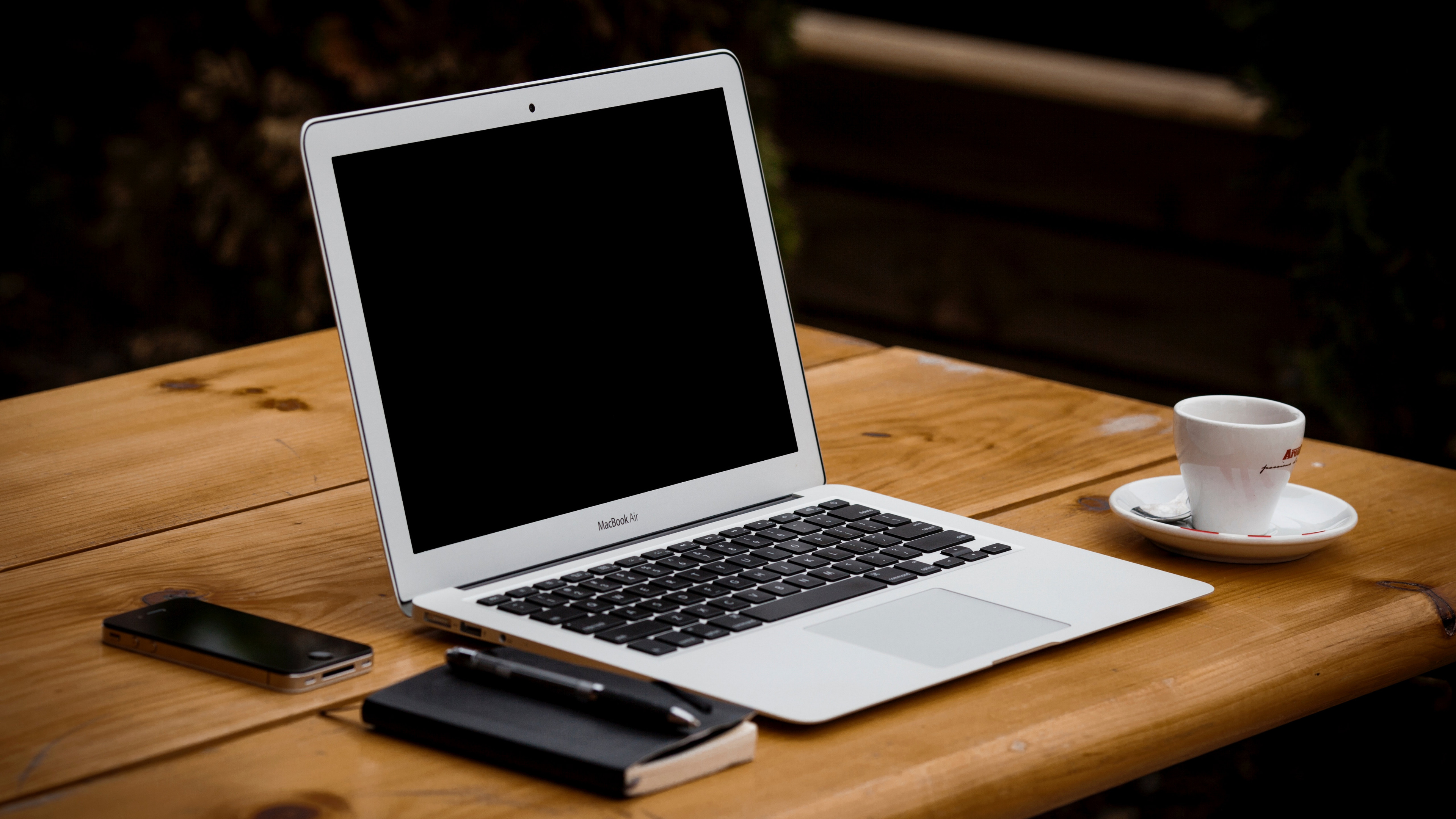 Download 3840x2160 Wallpaper Macbook Air on Brown Wooden Table Macbook Air on Brown Wooden Table. Wallpaper in 3840x2160 Resolution