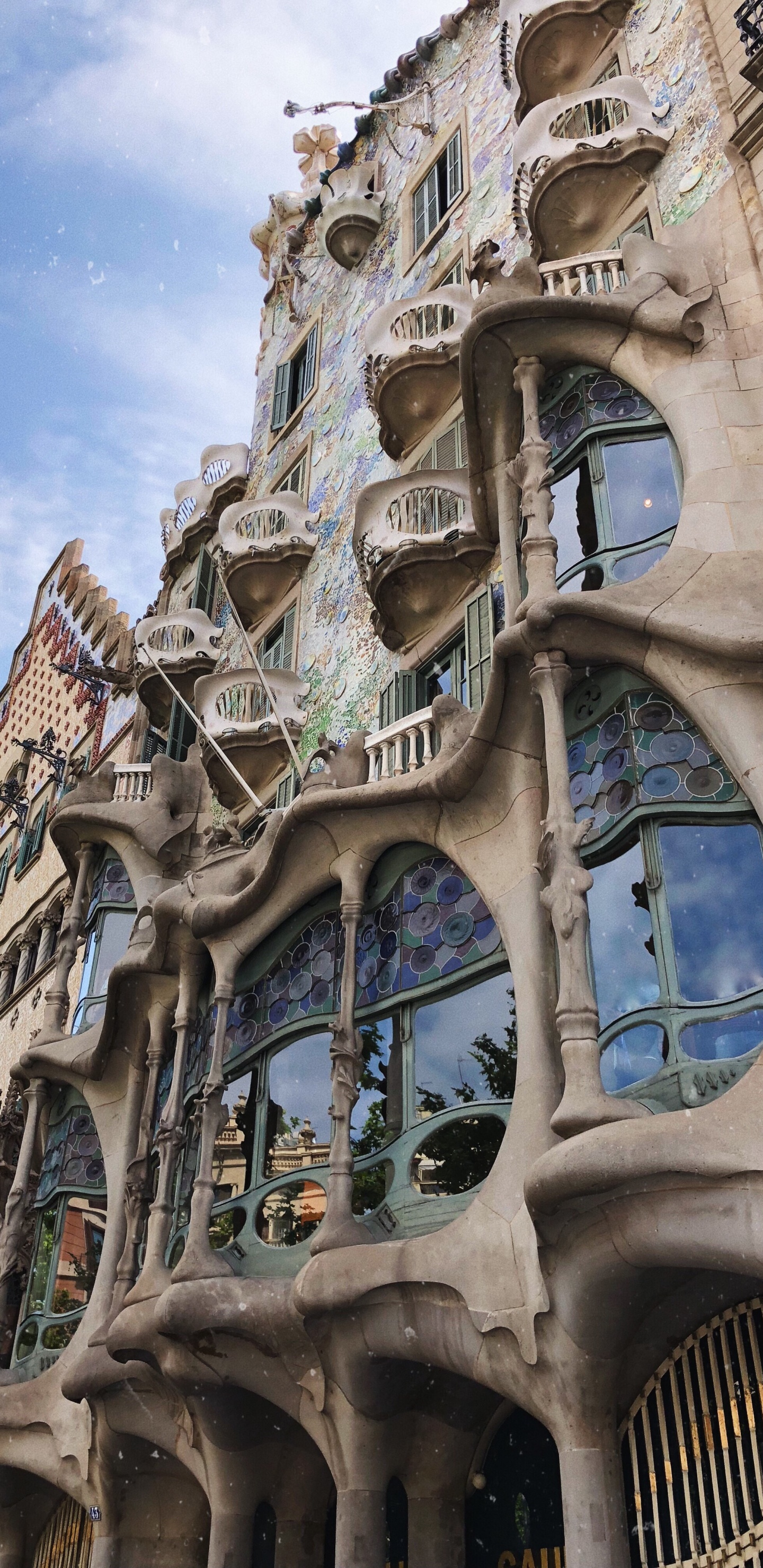 Barcelona, Casa Batll, la Arquitectura Medieval, Faade, Arquitectura. Wallpaper in 1440x2960 Resolution