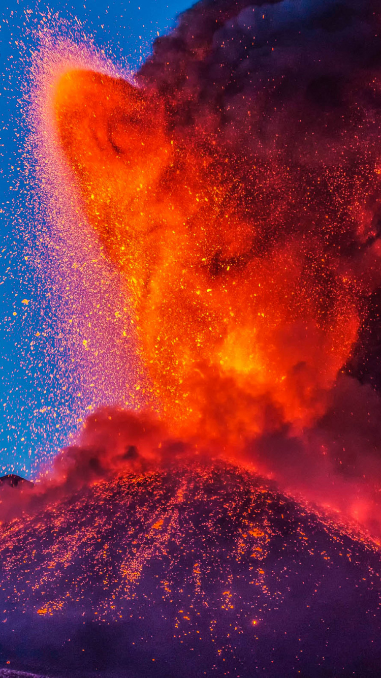 Black and White Mountain Under Blue Sky. Wallpaper in 750x1334 Resolution