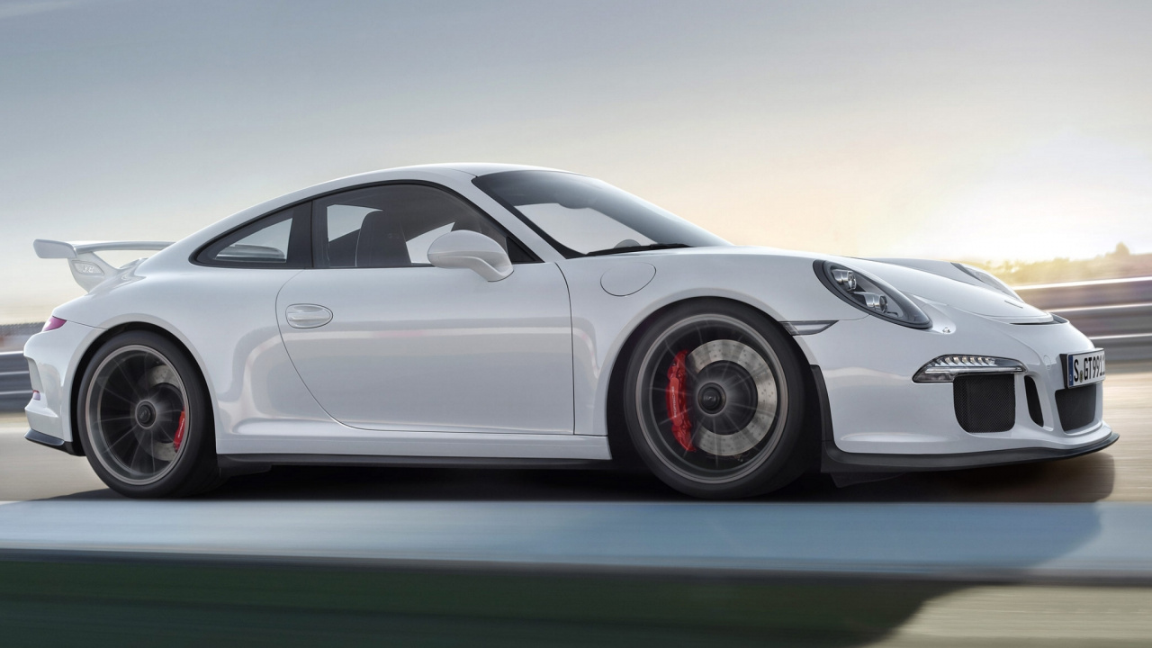 Porsche 911 Blanco en Camino Gris. Wallpaper in 1280x720 Resolution