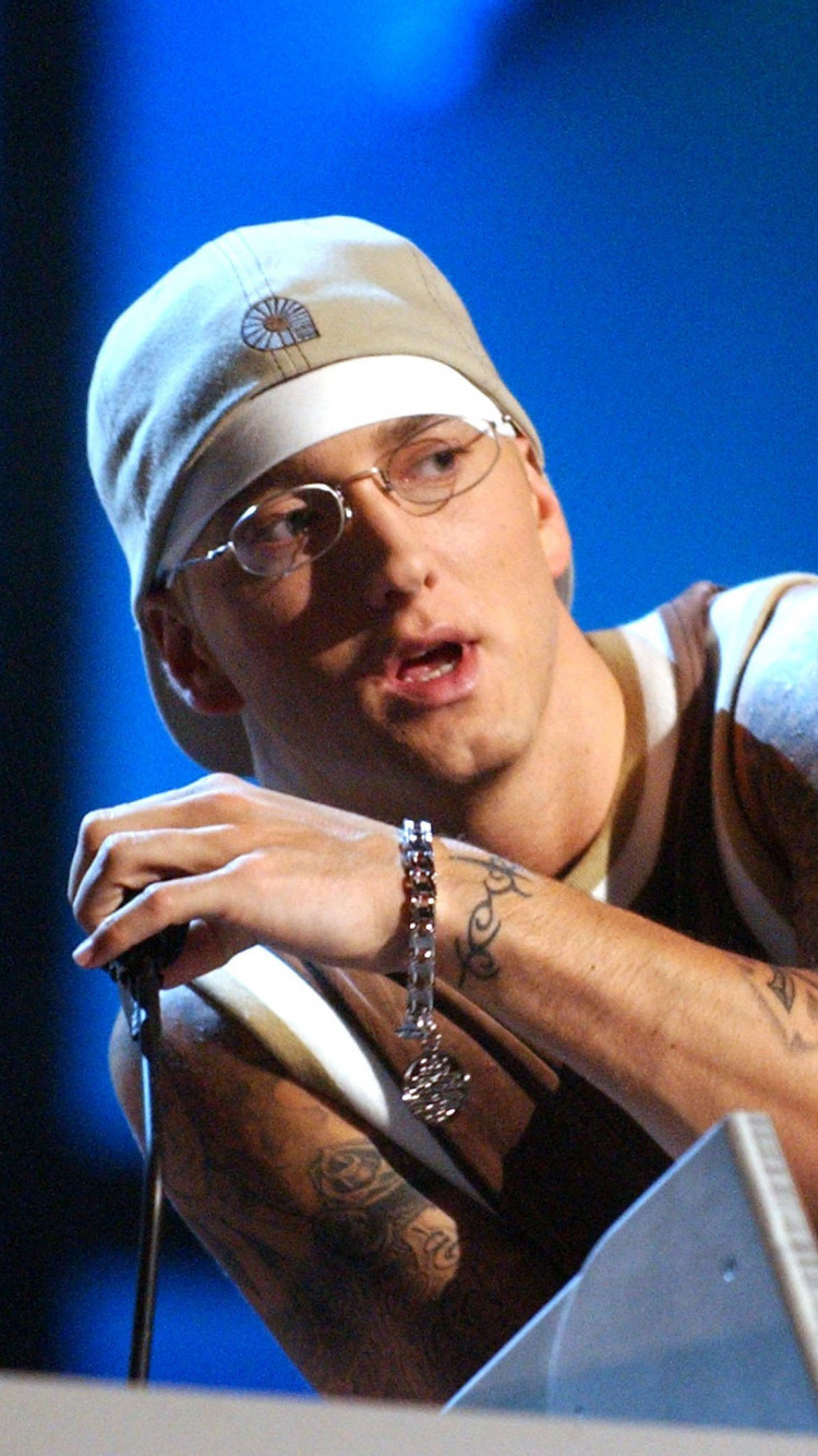 Eminem, Arm, Performance, Music, Muscle. Wallpaper in 750x1334 Resolution