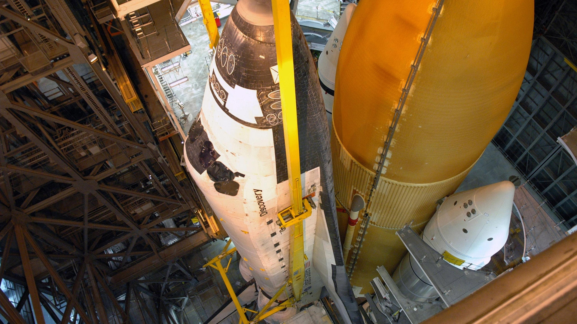 Nave Espacial Naranja y Blanca. Wallpaper in 1920x1080 Resolution