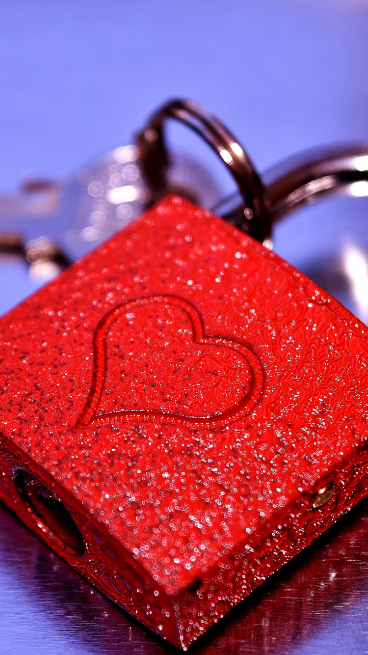 Coraz, Rojo, Llavero, Accesorio de Moda, Candado. Wallpaper in 750x1334 Resolution