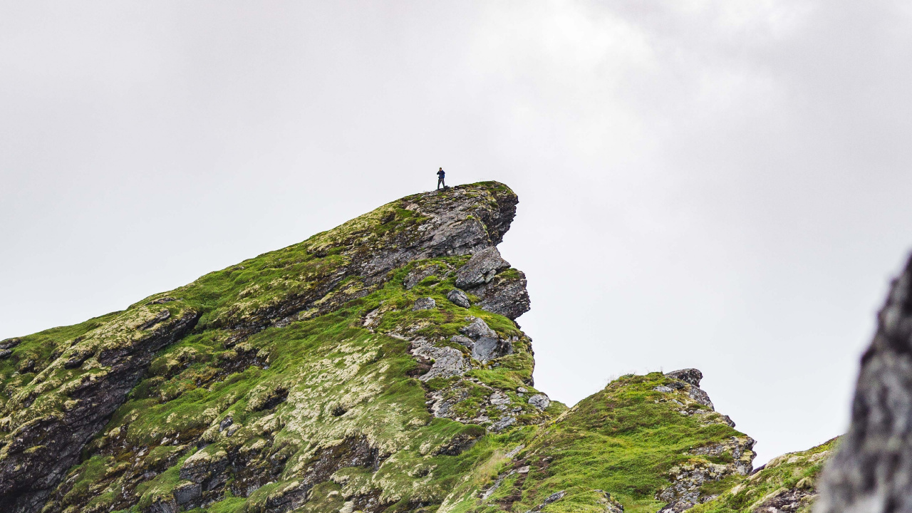 Sky, Vegetation, Mountainous Landforms, Green, Rock. Wallpaper in 1280x720 Resolution