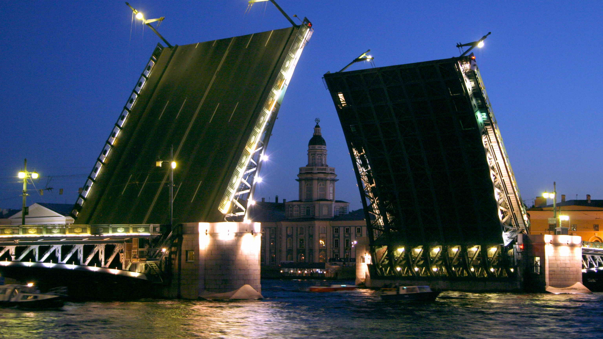 Schwarz-Weiß-Gebäude in Der Nähe Eines Gewässers Während Der Nacht. Wallpaper in 1920x1080 Resolution