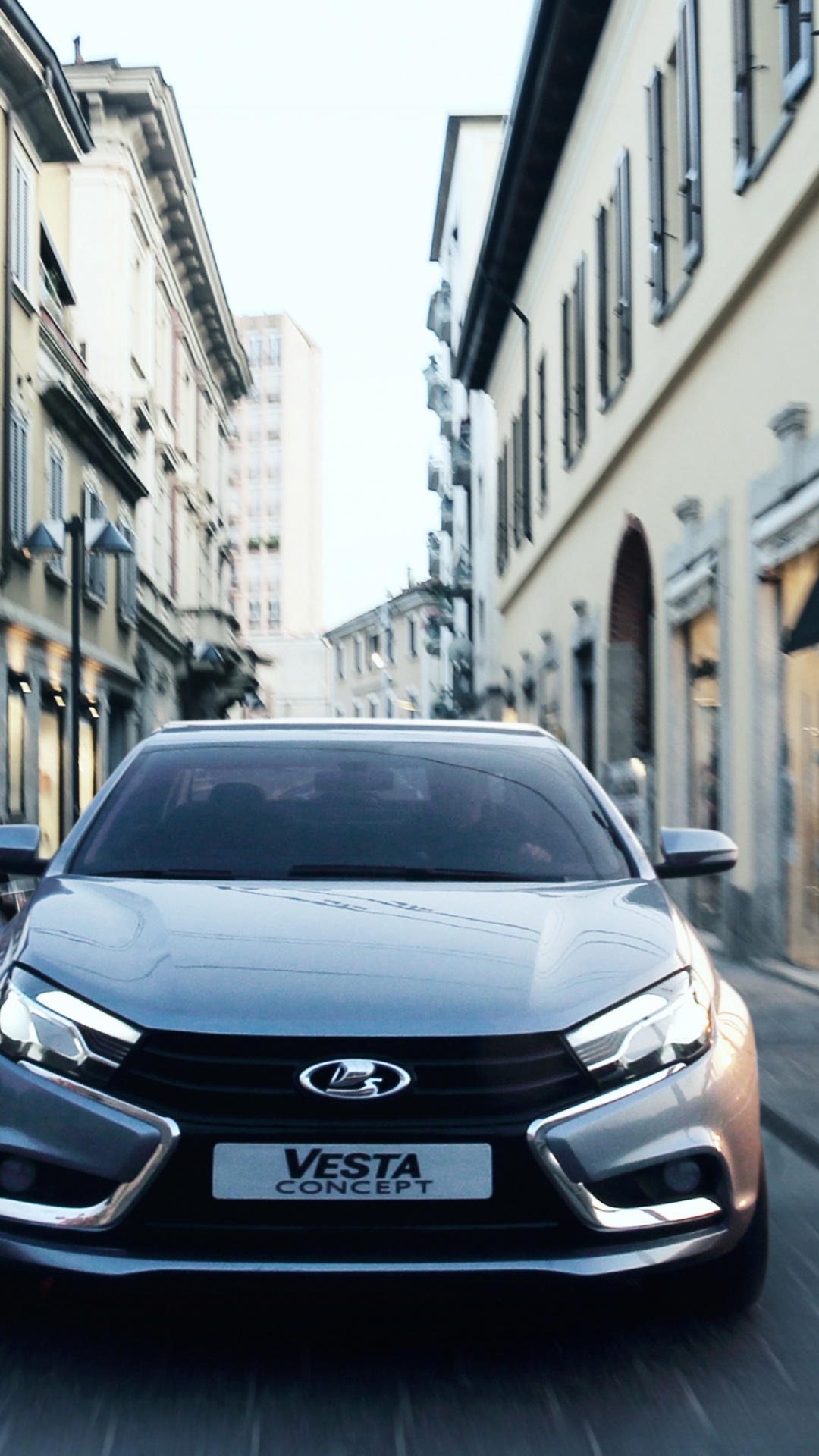 Schwarzes Mercedes Benz Auto Tagsüber Unterwegs Car. Wallpaper in 1080x1920 Resolution