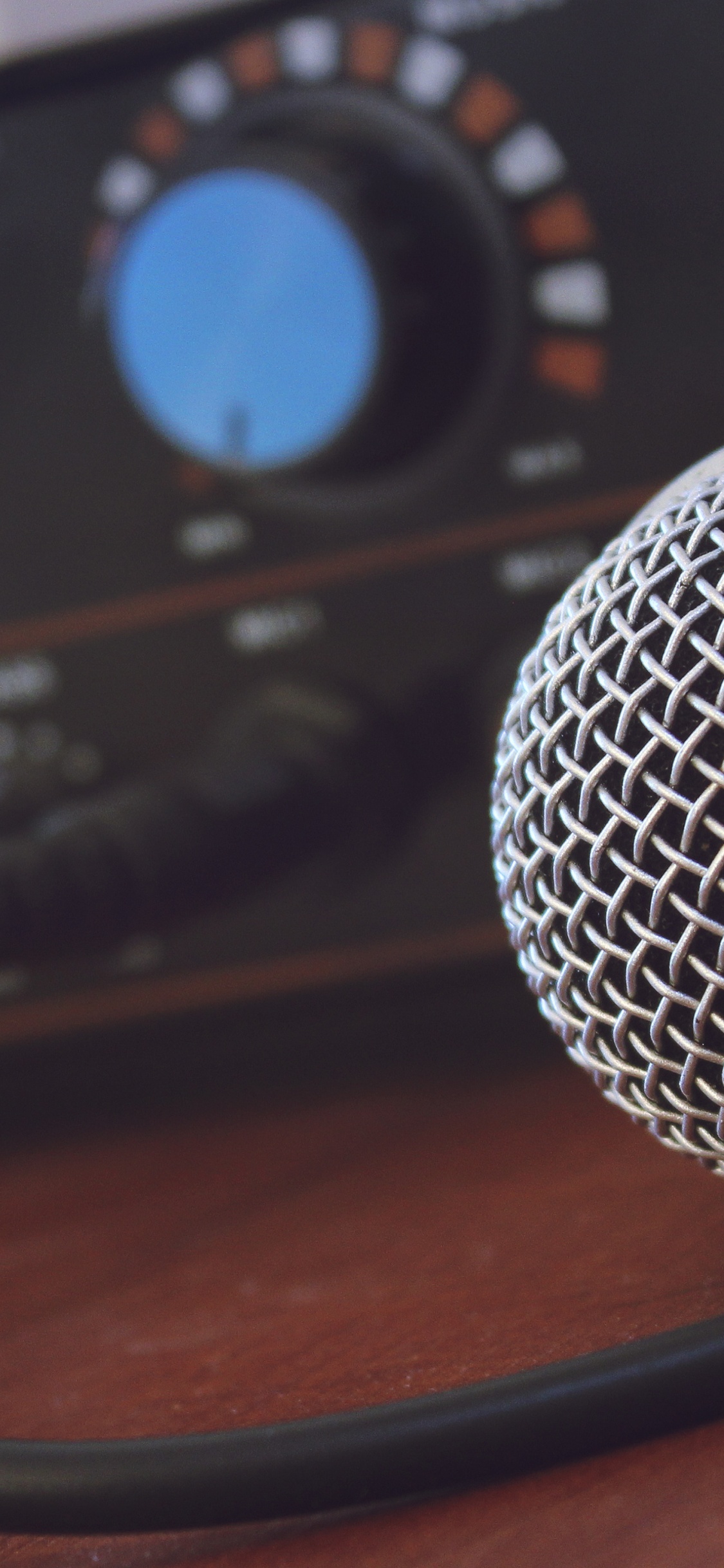 Microphone, Audio Equipment, Electronics, Technology, Electronic Device. Wallpaper in 1125x2436 Resolution
