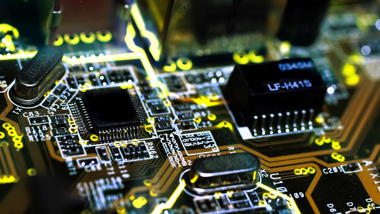 Grünes Und Schwarzes Computer-Motherboard. Wallpaper in 1280x720 Resolution