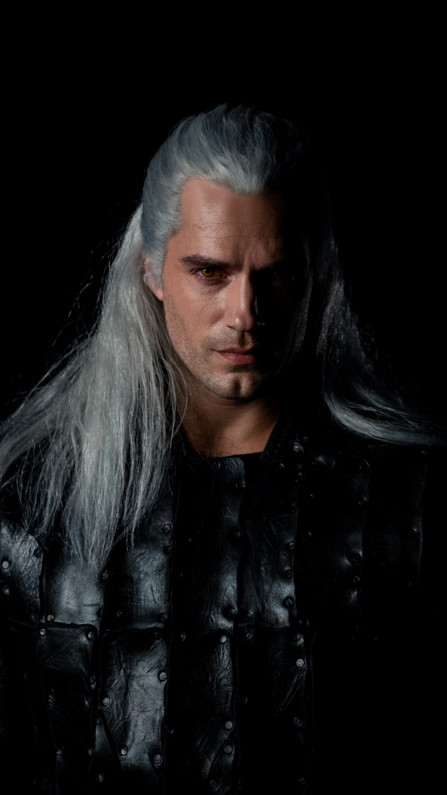 Frau in Schwarzer Lederjacke. Wallpaper in 1440x2560 Resolution