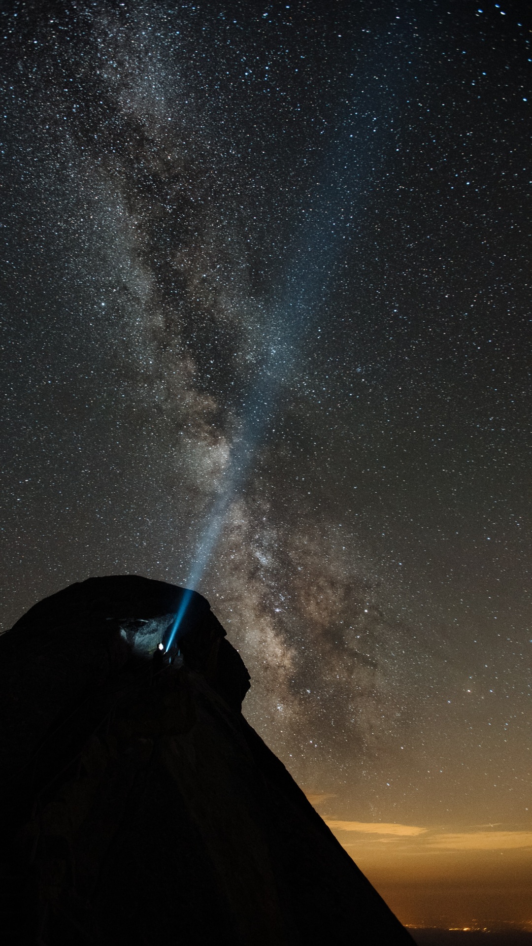 Silhouette of Mountain Under Starry Night. Wallpaper in 1080x1920 Resolution