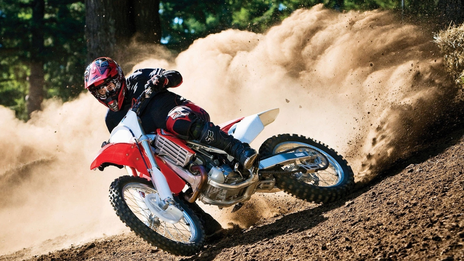 Mann, Der Motocross-Dirt-Bike Fährt. Wallpaper in 1920x1080 Resolution