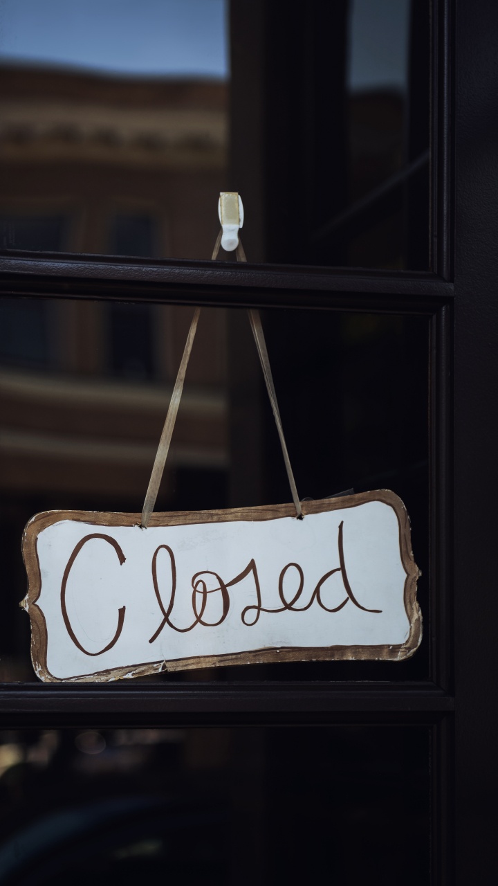 White and Black Wooden Love Print Hanging Decor. Wallpaper in 720x1280 Resolution