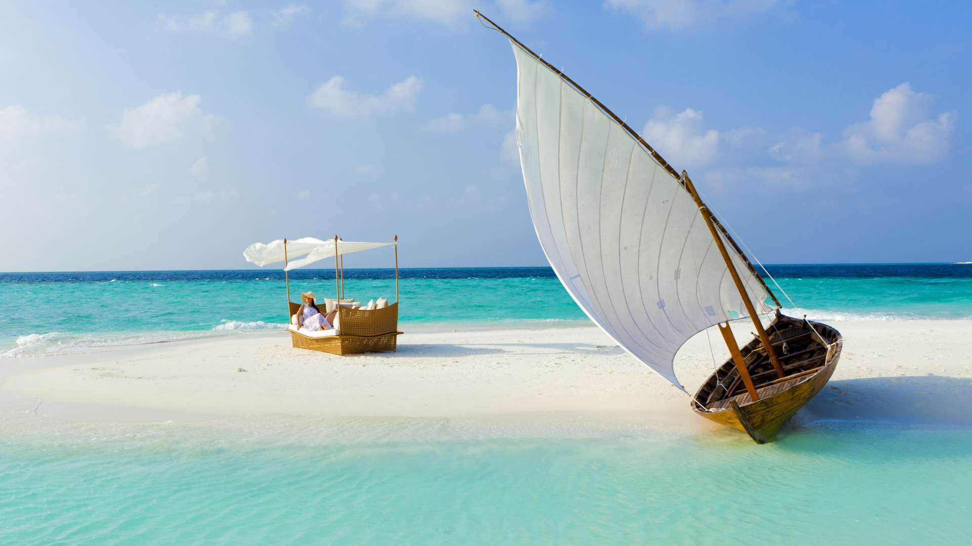 Brown Boat on Sea Shore During Daytime. Wallpaper in 1920x1080 Resolution