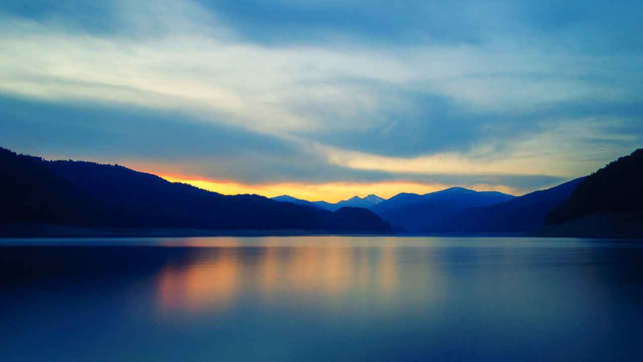 Body of Water Near Mountain During Daytime. Wallpaper in 1280x720 Resolution