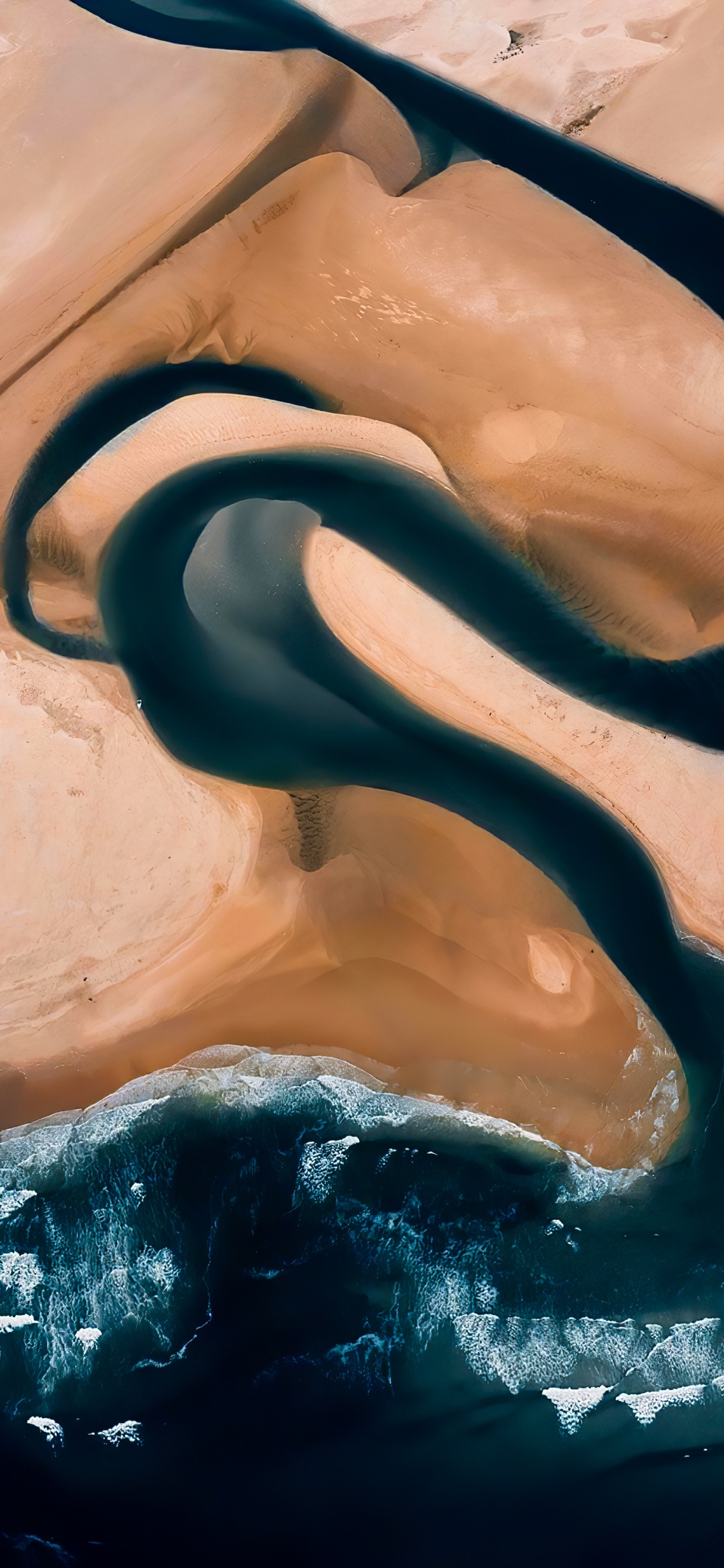 Agua, Barbilla, Boca, Quijada, Cuerpo de Agua. Wallpaper in 1125x2436 Resolution