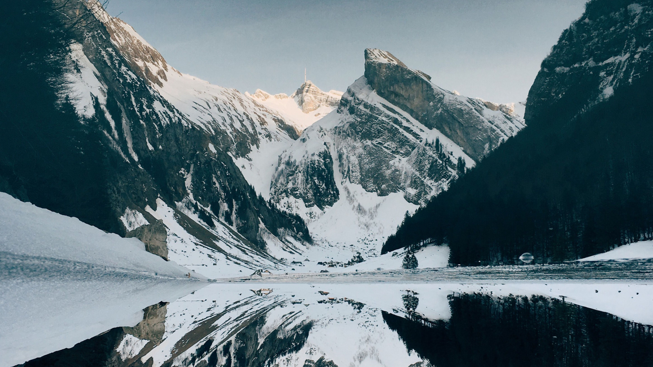 Schnee, Snowy Mountains, Bergkette, Bergigen Landschaftsformen, Natur. Wallpaper in 2560x1440 Resolution